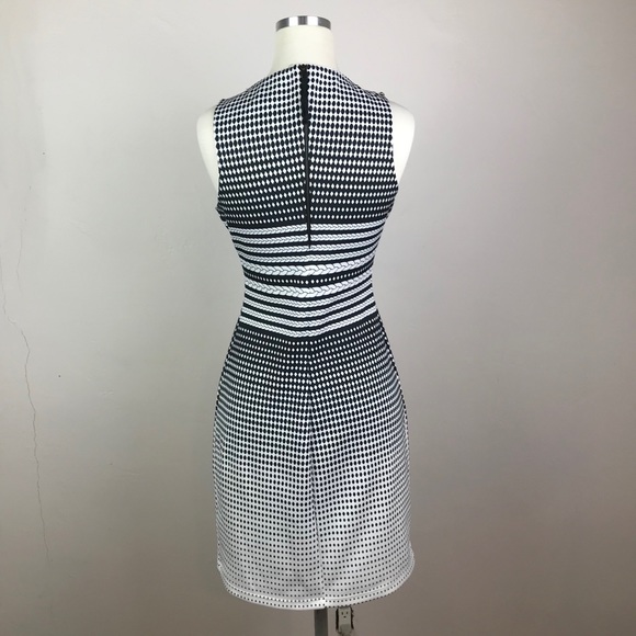 MAX STUDIO Form Fitting Geometric Dress Size Small - Picture 3 of 12